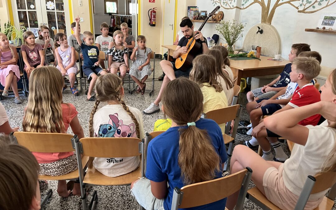 Saitenklänge und strahlende Kinderaugen